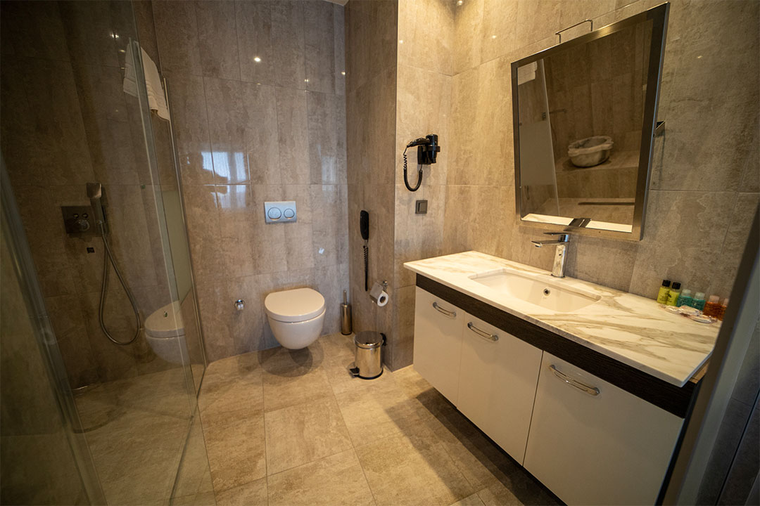king-suite-1 kral odası banyo